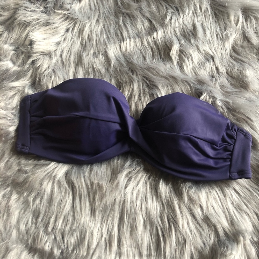 NWOT Victoria secret bathing suit top. 32 B